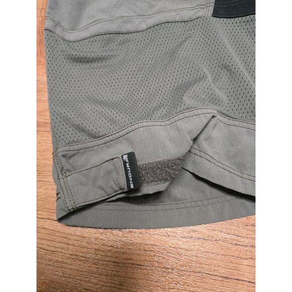 Endura Hummvee 3/4 Cycling Gray Black Outdoor Trail Shorts MTB Mountain Bike L - Picture 13 of 16